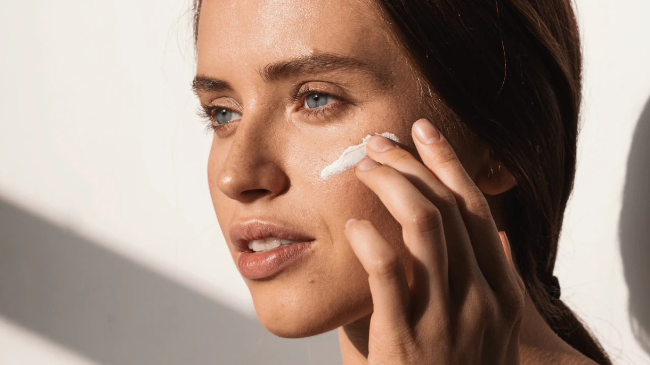 Perlindungan Kulit dari Pengaruh Lingkungan Sehari-hari